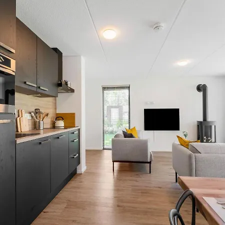 Modern In With Private Garden Vakantiehuis
