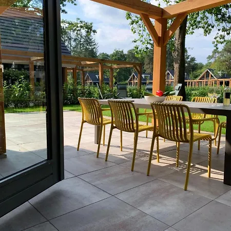 Modern In With Private Garden Vakantiehuis *