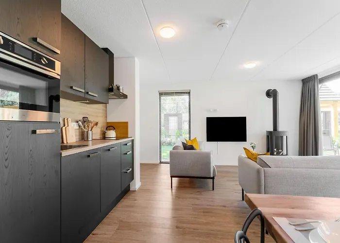 In With Garden View Semesterbostad