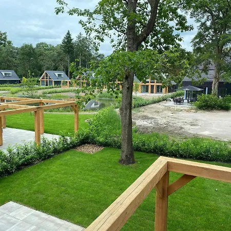 Modern In With Private Garden Nyaraló *